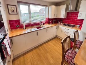 Kitchen- click for photo gallery